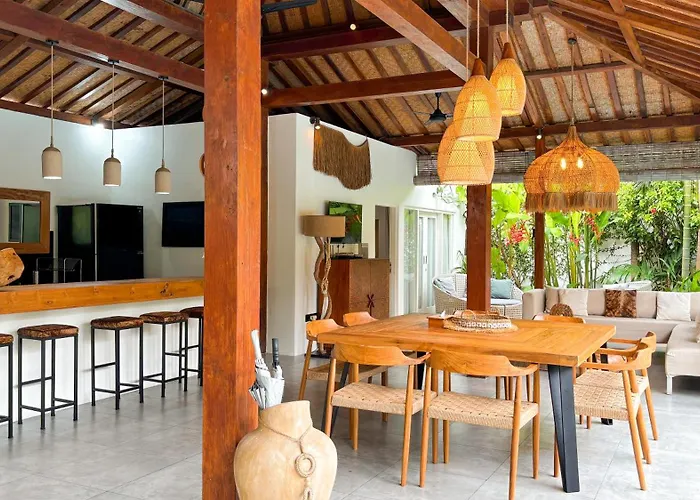 Villa Sukacita - Family Friendly 4Br Seminyak Eat Street 900M Walk To Beach